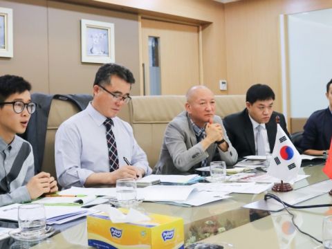 Ngày 19/12/2016, Ban Quan hệ Quốc tế NHG làm việc với ĐH Konkuk, Hàn Quốc, dẫn đầu bởi Ông Chan Hee Park, Phó Chủ tịch phụ trách đối ngoại của ĐH Konkuk. Buổi gặp gỡ là tiền đề cho hợp tác chiến lược giữa Konkuk và NHG.