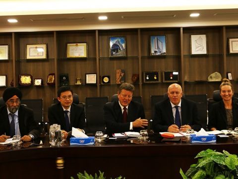 Associate Professor, Dr. Thai Ba Can - President of International University Hong Bang and representatives of the International Cooperation Department met and worked with senior representatives of the University of Bedfordshire - UK