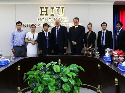 Associate Professor, Dr. Thai Ba Can - President of International University Hong Bang and representatives of the International Cooperation Department met and worked with senior representatives of the University of Bedfordshire - UK