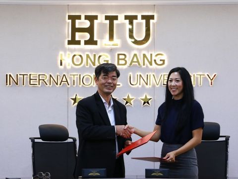 Representatives of leaders of Hong Bang International College signed a bilateral cooperation agreement with Westcliff University