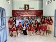 Học sinh Trường Hội nhập Quốc tế iSchool Long An cùng đại diện NHG thăm và tặng quà Tết tại nhà dưỡng lão tình thương Thanh Bình với tổng giá trị 80 triệu đồng.  Belem