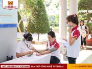 Buổi hiến máu nhân đạo với sự tham gia nhiệt tình từ đội ngũ BGH, CB-GV-NV, sinh viên và người dân địa phương. 