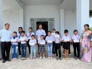 Khó khăn chồng chất khó khăn, nhưng điểm chung giữa các em là tinh thần ham học hỏi và thành tích Học sinh Giỏi hằng năm, đặc biệt hơn nữa là quyết tâm học đến đại học để có thể thay đổi bản thân, hướng đến một cuộc sống tốt đẹp hơn.