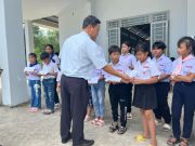 Khó khăn chồng chất khó khăn, nhưng điểm chung giữa các em là tinh thần ham học hỏi và thành tích Học sinh Giỏi hằng năm, đặc biệt hơn nữa là quyết tâm học đến đại học để có thể thay đổi bản thân, hướng đến một cuộc sống tốt đẹp hơn.