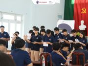 Những trò chơi, tiết mục văn nghệ mang đến tiếng cười cho các cụ già neo đơn
