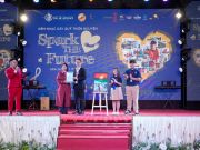 A vibrant atmosphere filled the art auction area as students, parents, and guests came together to spread humanistic values through every artwork.